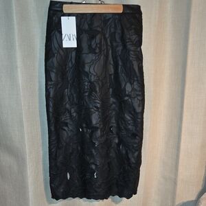 Zara Elegant Black Floral Pencil Skirt
